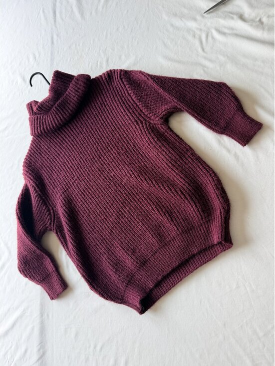 Lulus Sweaters - Lulus Oversized Turtleneck Sweater Chunky Rib Knit Burgundy Size M